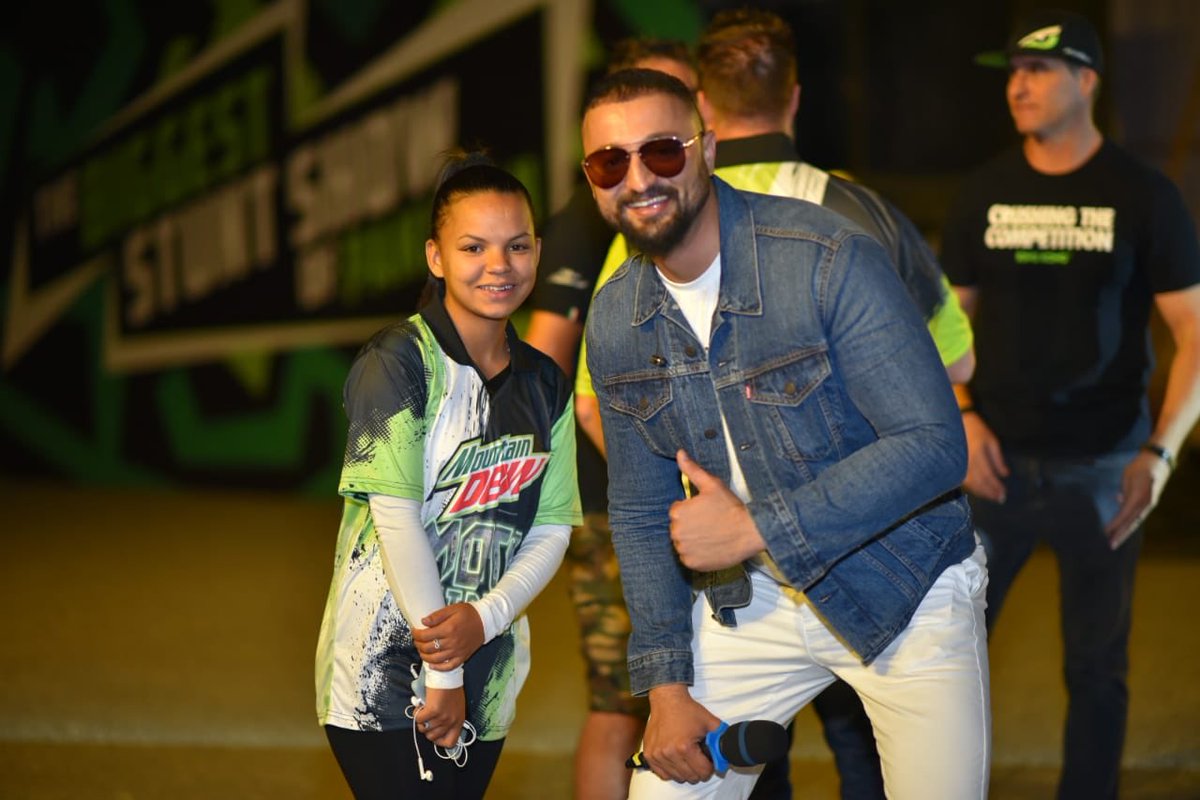 zunairkh's tweet image. Stacey with VJ Shehzad posing for a photo #DewMotoExtremeISB show last bang in capital city