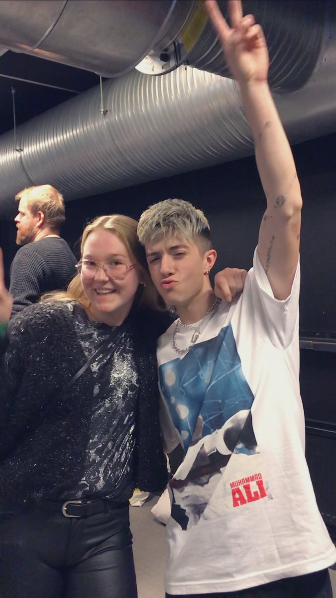 averylights's tweet photo. dont know bout yall but this is definitely what i signed up for https://t.co/T9AiYQp2Wh