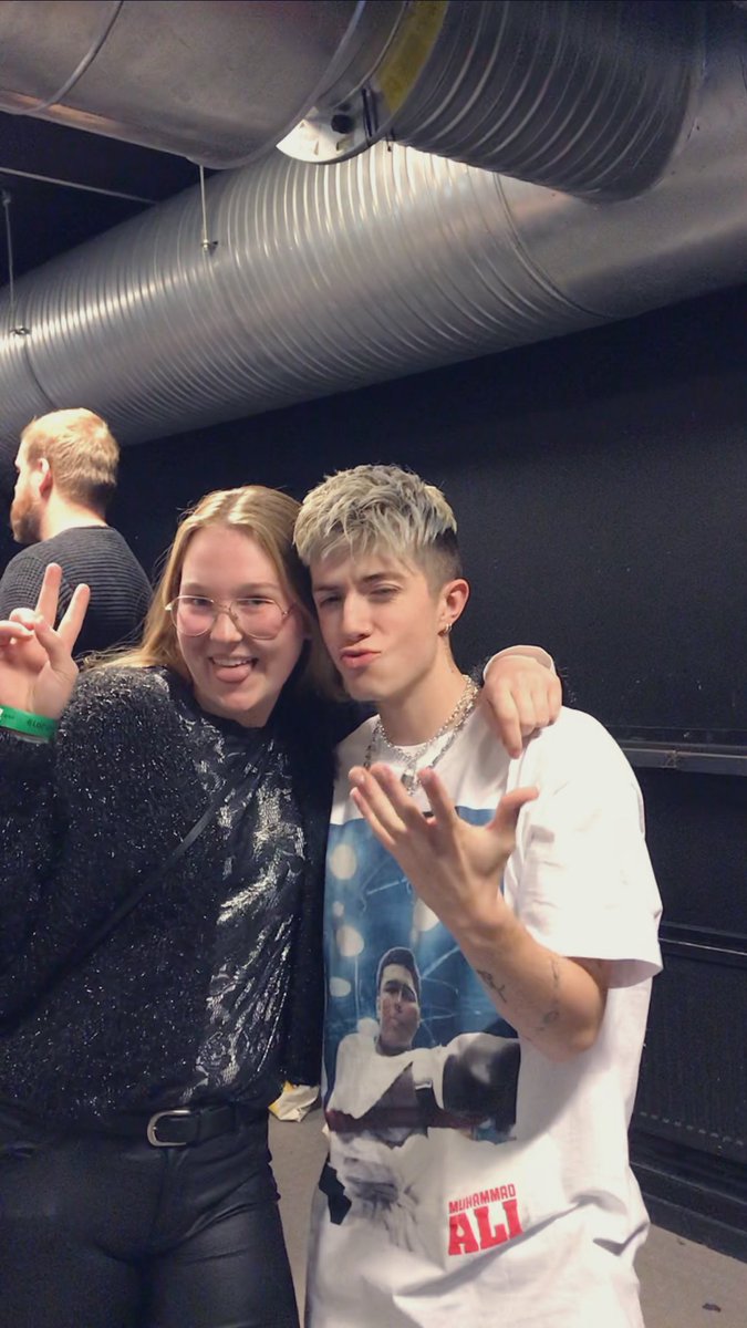 averylights's tweet photo. dont know bout yall but this is definitely what i signed up for https://t.co/T9AiYQp2Wh