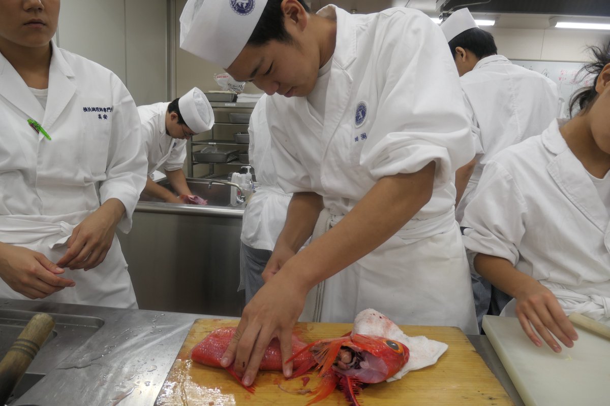 横浜調理師専門学校 横調スタッフブログを更新しました 金目鯛のお話 T Co Gzf75dkara 横浜調理師専門学校 和食実習 日本料理実習