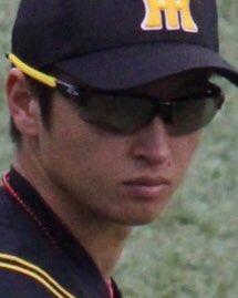 maxeyejacket's tweet photo. それぞれの選手のビジョン能力をベースに、プレーする環境下で最適に見えるビジョンにレンズ調整させて頂いてます。

マックスアイジャケットはトップアスリートのビジョン向上のお手伝いをして参ります。

#近本光司 
#福留孝介 
#マックスアイジャケット 
#maxeyejacket 
#エスビーラボ 
#sblab https://t.co/UjkUaVrJgf