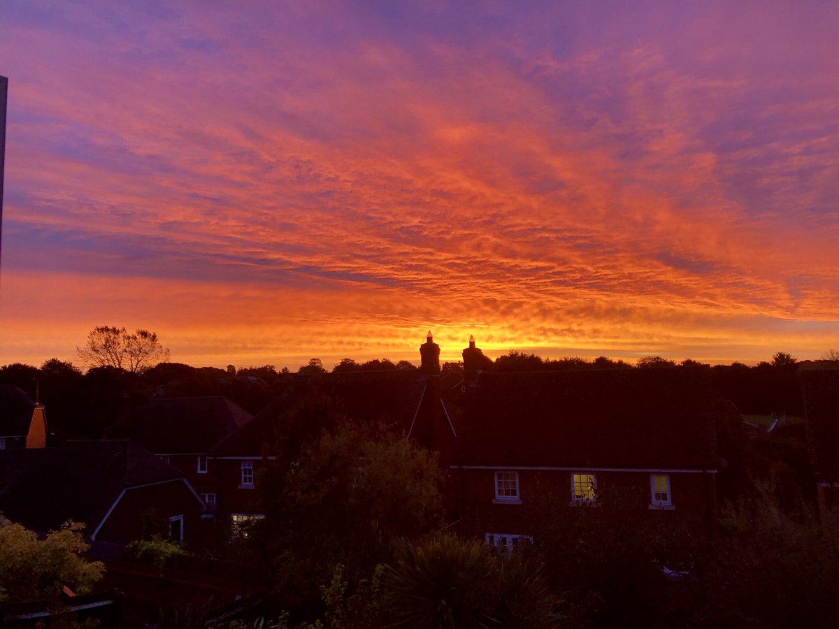 skimmod's tweet photo. Morning all! Have a spectacularly superb week you wonderful people. https://t.co/pm8yhsQj4E