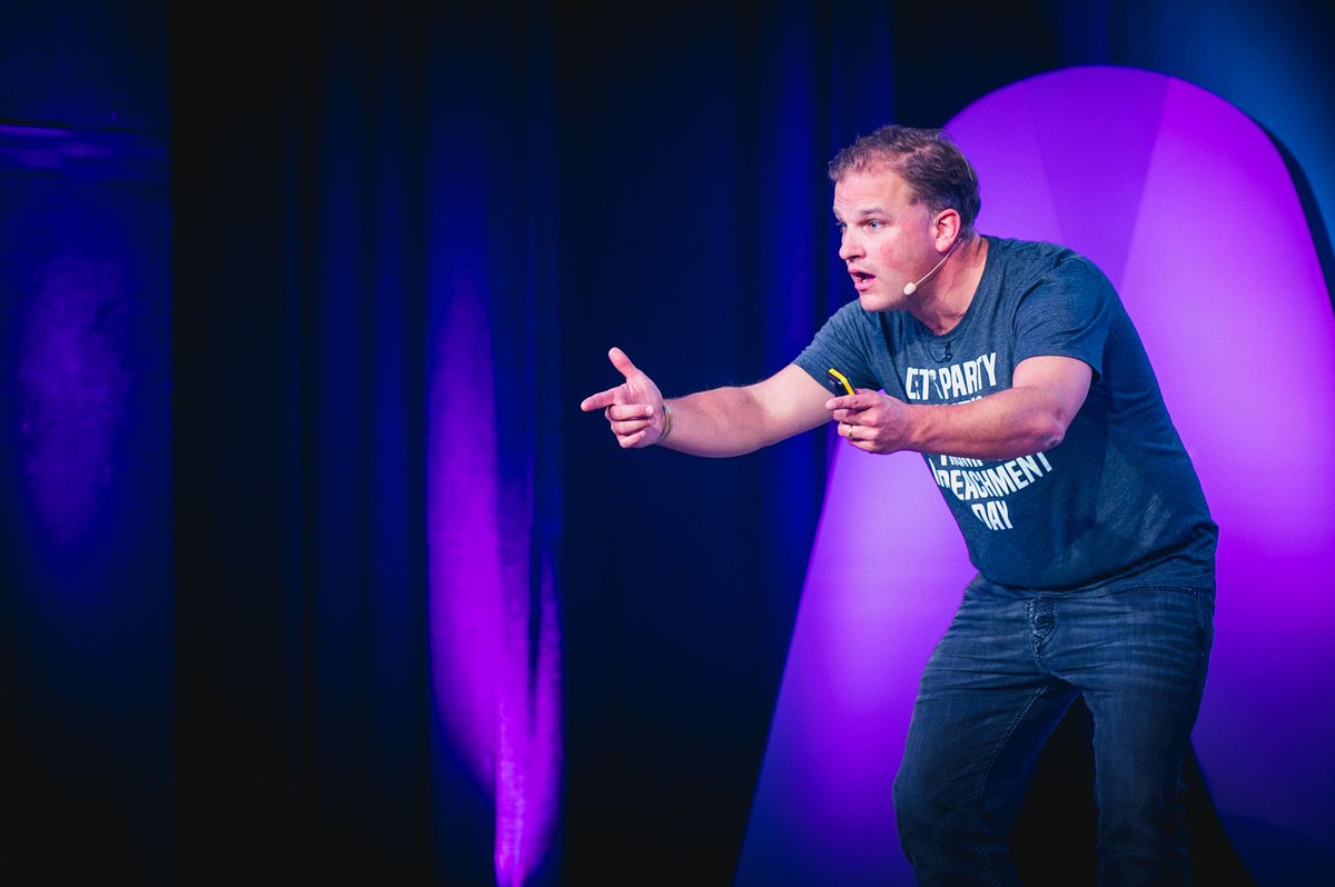 etventure's tweet image. 💬 &quot;Das Erfolgsrezept bei der Entwicklung neuer Digital-Ideen: schnell, radikal nutzerzentriert und mit unternehmerischem Mindset in der Umsetzung&quot; - 
@Depiereux beim #ScaleUpSummit2019 in Köln. #ExecutionPower #DigitalTransformation #usercentric