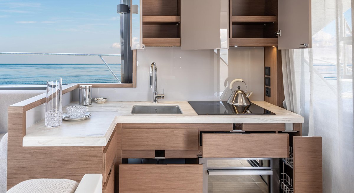 beneteau_sa's tweet photo. Unwind on the new Monte Carlo 52.  A very large saloon, an extensive owner suite, three cabins and two shower rooms provides next-level comfort! Book here: https://t.co/ngS5rQd4gB https://t.co/wYJcDmIbJe