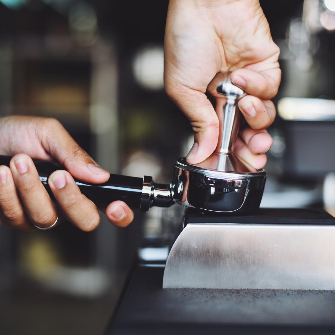 Do you own a hospitality business?
Perhaps own a cafe....
Do you find a high turnover of staff is resulting in inconsistent quality coffee to your customers?
This could be for several reasons, but tamping is 1 of many aspects
.
.
I have a fix for this.....
greenfarmcoffee.co.uk/product-catego…