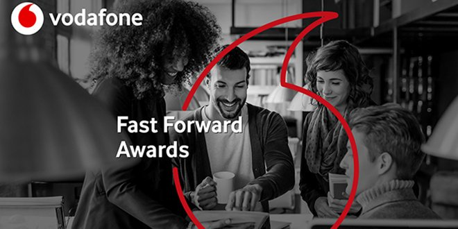 aemprende's tweet photo. 🏆Vuelven los #FastForwardAwards de @VodafoneEmpresa!
Para #PYMES y profesionales que buscan la realización d sus ideas en el entorno #digital d la manera más eficaz Apúntate hasta el 22/10!
#Vodafone te premia y ayuda a que siga creciendo 🚀
Inscríbete 👉 https://t.co/aUZmHeSsog https://t.co/a6v3o404HK