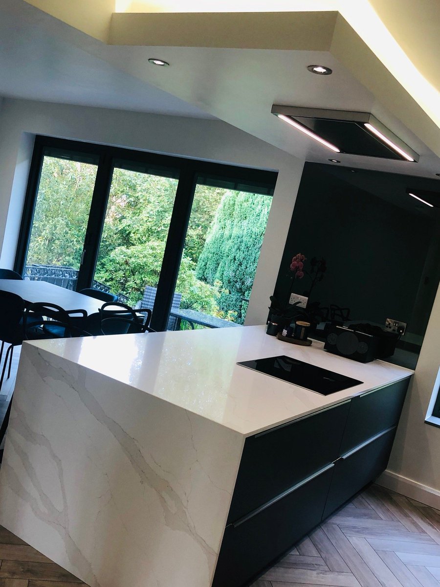 Fantastic ULMO Classic Kitchen in White/ Grey Oak/ Graphite, completed in Stalybridge with @belverdalebuild and the @woodroomltd