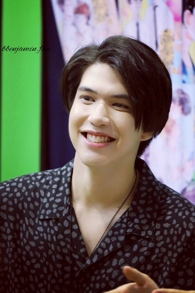 BbenjaminFan's tweet photo. ยิ้มหวานของคุณหมาป่ามาส่ง​ ❤️❤️ เป็นกำลังใจให้กับทุกคนคร๊าบบบ​ 🐺🐺
#หมาป่าเบญจมินทร์
#รอยยิ้มของเบน
#2moons2 #TheSixMoons
#mebxthesixmoons @benjaminbrasier https://t.co/o0pFgDHPUr