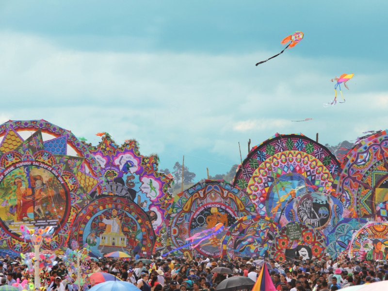 We have a new coffee, all the way from Sacatepéquez, in Guatemala! La Cometa is a super juicy, orangey cup, with loads of lasting aroma. Named for the brightly coloured kites (La Cometas) that fly in an annual festival in the region, to honour loved ones who have passed away.