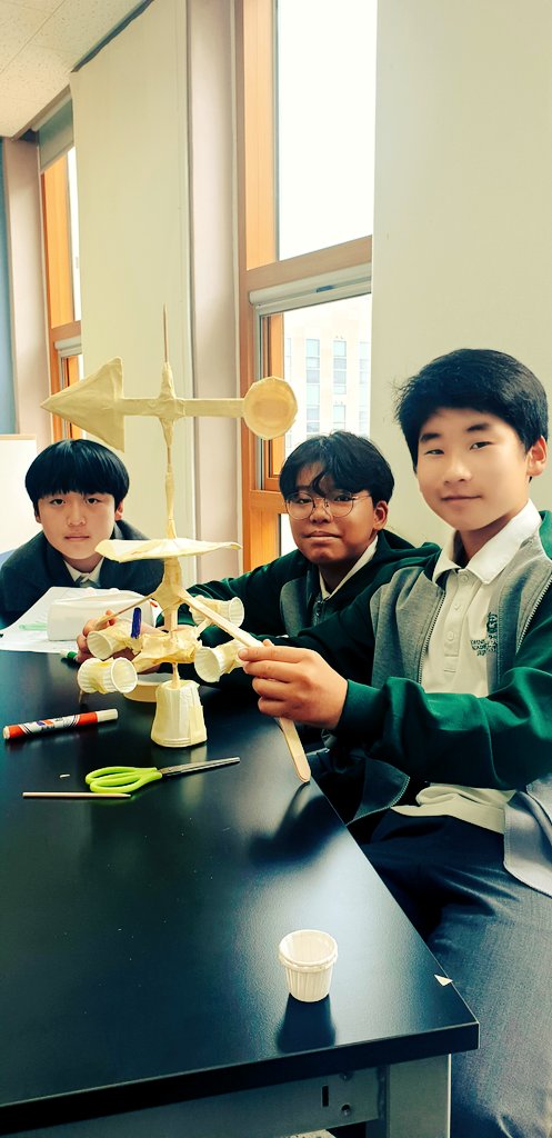 Bec_NZ1's tweet photo. @#SJA_Jeju Sts engaging in the design process. Redesign #2! They've waited a few days for some famous Jeju wind. Here's hoping tomorrow is a winner. They've pushed themselves to create an anemometer and a wind vane. #alwayslearning #FailureBreedsSuccess #FailureBuildsLearning https://t.co/CVfNJc3BkQ