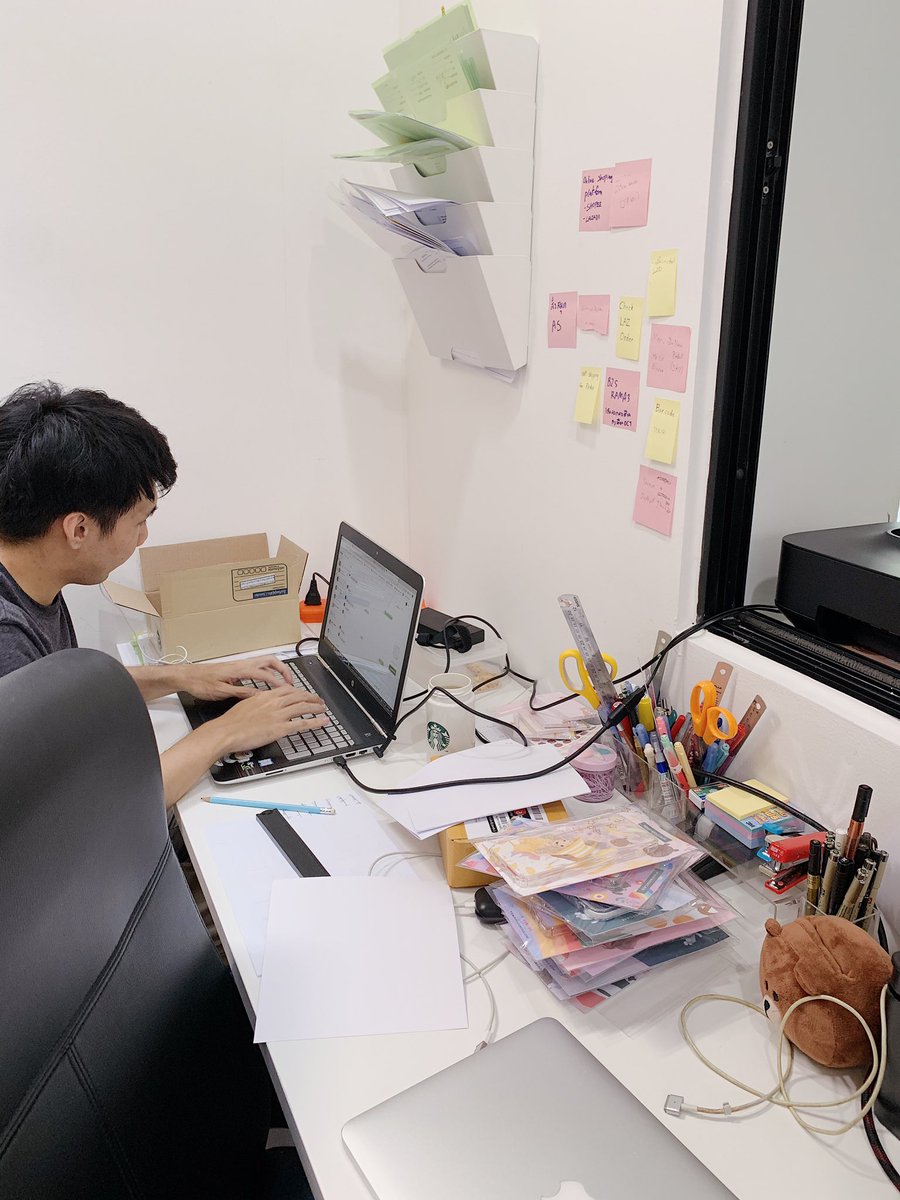 fahfahsnpth's tweet photo. ก่อนงานคาราวีน ของเต็มออฟฟิศจ้า https://t.co/Zt11kt6sd2
