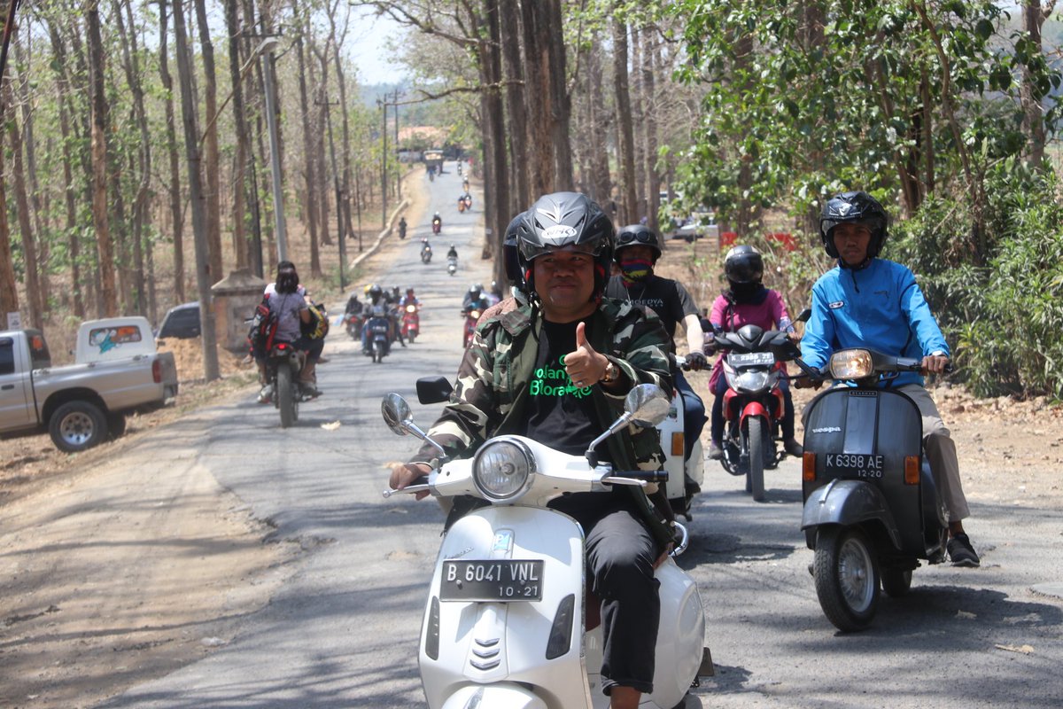 AriefRohman_838's tweet photo. Latepost
Sisa sisa jelajah Sungai Purba Kalinanas bersama Pecinta Vespa Blora, lanjut turing ke Goa Terawang kemarin
Ayo #dolanBlora
#AriefRohman #MasArief #Blora #MbloraniBanget #DolanBlora #ExploreBlora #VespaBlora #Kalinanas #GoaTerawang https://t.co/MZ5B7vvnlR