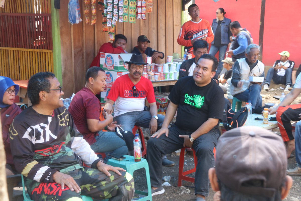 AriefRohman_838's tweet photo. Latepost
Sisa sisa jelajah Sungai Purba Kalinanas bersama Pecinta Vespa Blora, lanjut turing ke Goa Terawang kemarin
Ayo #dolanBlora
#AriefRohman #MasArief #Blora #MbloraniBanget #DolanBlora #ExploreBlora #VespaBlora #Kalinanas #GoaTerawang https://t.co/MZ5B7vvnlR