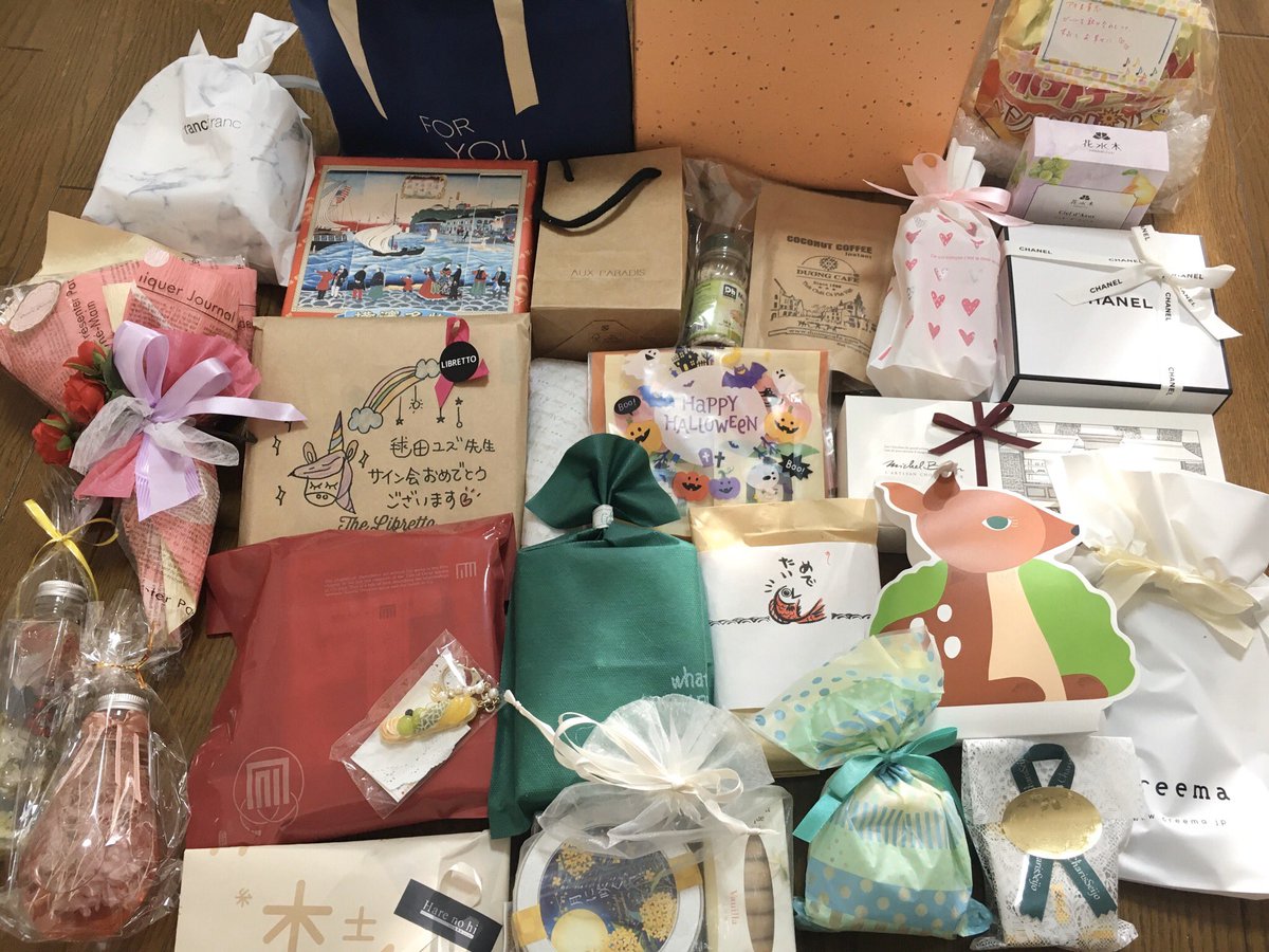 毬田ユズ お礼 サイン会でいただいたお手紙とプレゼントを受け取りました お気持ちとても嬉しいです ありがとうございます 冷蔵庫に入れたチョコをうっかり撮り忘れて イラスト系の写真と一緒に撮りました アンリライトサイン会