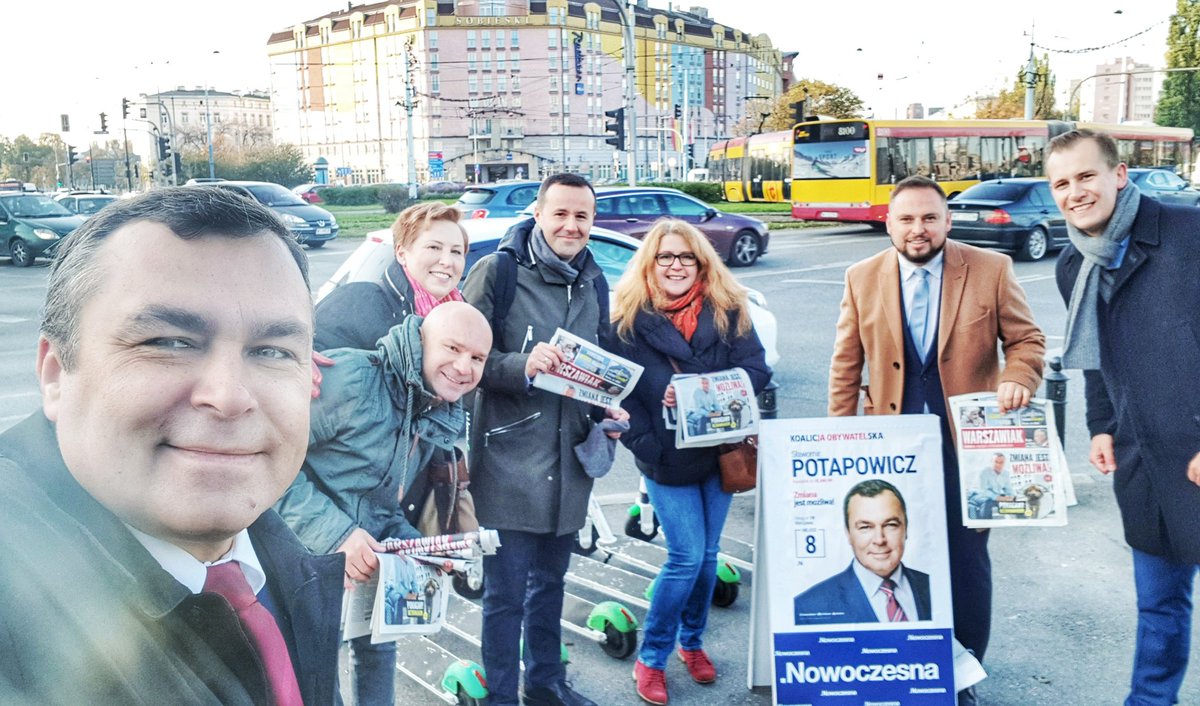 S_Potapowicz's tweet photo. Kolejna akcja #Warszawiak
Tym razem na Placu Zawiszy.
#Potapowicz8 #ZmianaJestMożliwa #SilniRazem #KoalicjaObywatelska https://t.co/y4kx7CBOqY