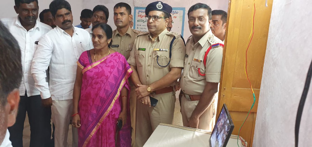 spbhoopalpalli's tweet photo. Today inaugurated 6 CCTV cameras at Raghava Reddy pet village and 4 cameras at Arepally village in Tekumatla P.S limits..K.M.Kiran Kumar,SDPO-BHUPALAPALLY https://t.co/oZcLhdSApM