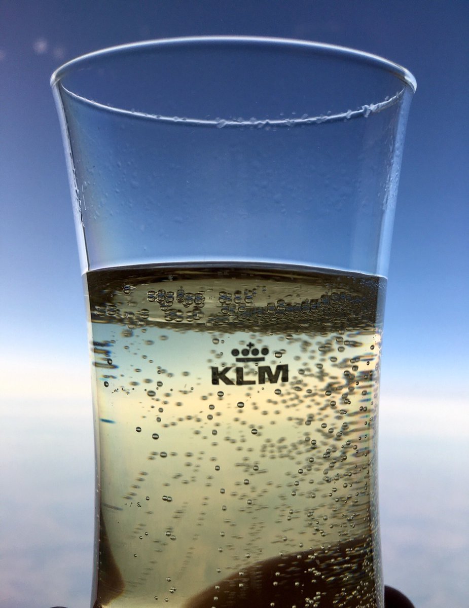 AeronewsGlobal's tweet photo. Happy 100th Anniversary, @KLM! Here’s to the next 100 years above the clouds! To mark this day, every passenger on KLM’s flights operated today around the world receives as a gift an iconic Dutch house made of felt from recycled ladies’ uniforms. 🇳🇱 #klm100 @KLM_press @luchtvaart https://t.co/CdYe5Jdp7T