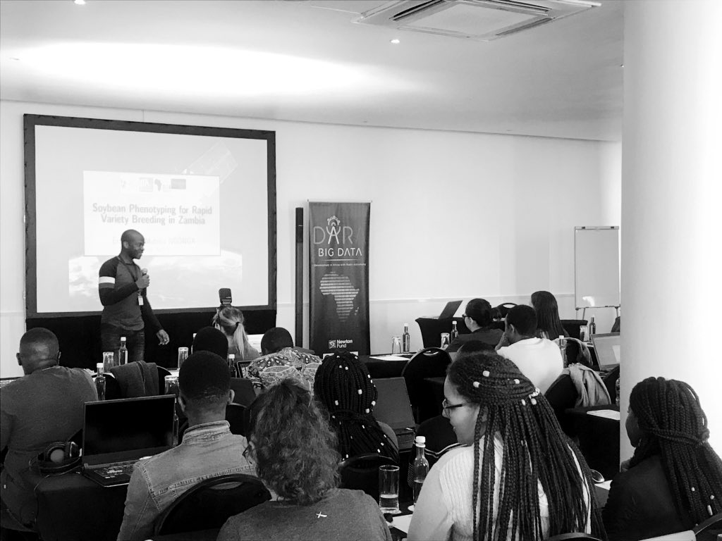 DARABigData's tweet photo. Emmanuel Ngonga @DARABigData MSc student @UniOfYork talks about using remote sensing data to improve soybean phenotyping in Zambia #BigDataAfrica2019 #AgriBigData @NewtonFund @STFC_Matters @dsigovza https://t.co/RMXet1txgG