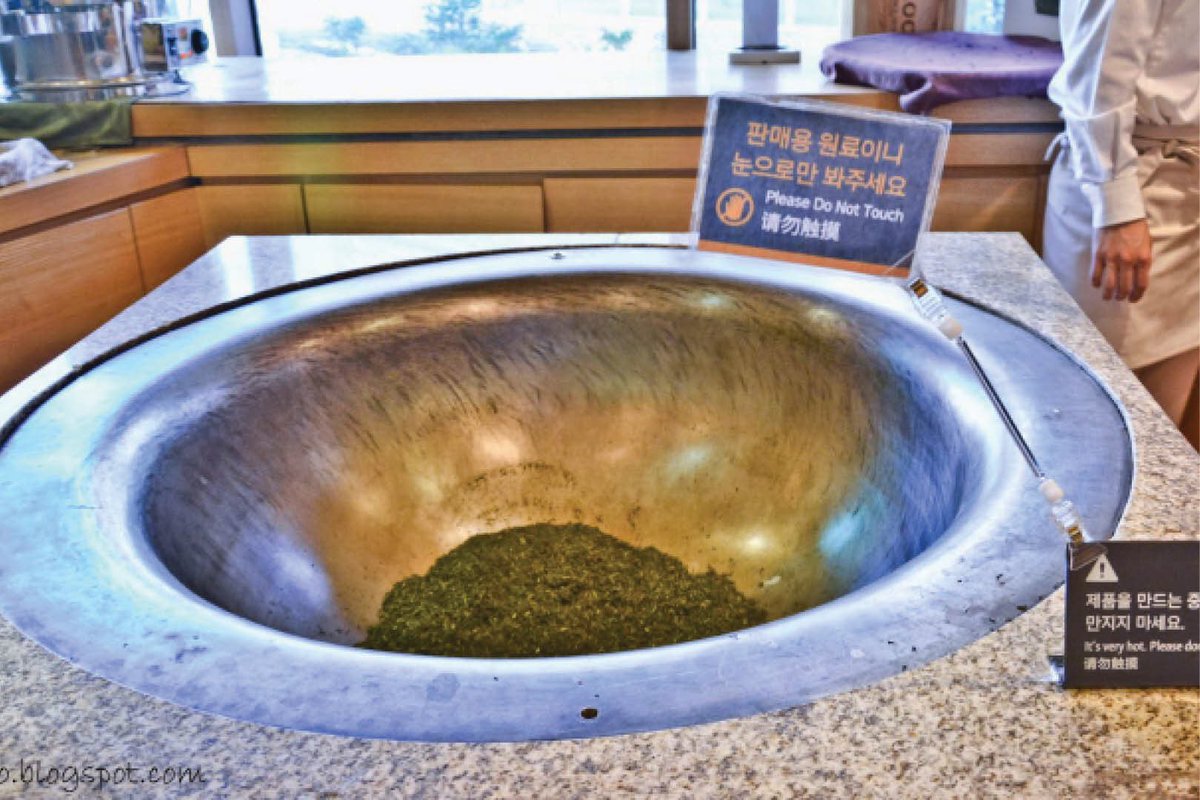 KTOJakarta's tweet photo. Museum Teh Ossuloc kasih kamu pengalaman buat mengenal lebih dalam tentang budaya teh tradisional Korea, di sini kamu bisa cari tau sejarah teh Korea, merasakan wisata alam, nyobain es krim teh, dan masih banyak lagi kegiatan lain yg pastinya seru dan menambah wawasan~ https://t.co/Z3moqzjjzQ