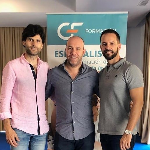 EtiTmpi's tweet photo. 📸 Nuestro paso por Sevilla #FormaciónTMPI 
📚Seminario 5, Terapia Manual Pediátrica Integrativa, evaluación y tratamiento del cráneo en #pediatría👩‍🏫👨‍🏫Un encuentro con docentes de lujo, Estefanía Deshayes, Nuno Matos, Manu López... @GFysio 
#fisioterapiapediatrica https://t.co/Pmnv4B1P3L