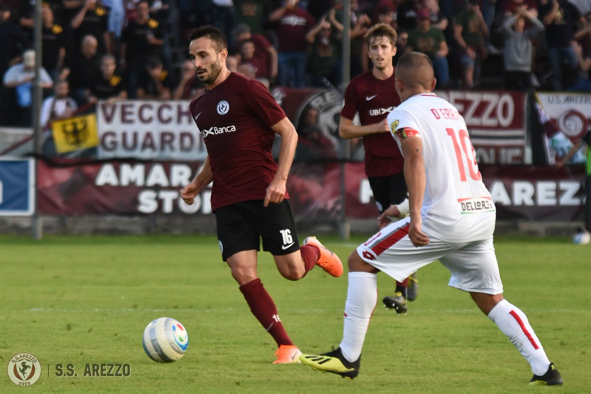 ArezzoCalcio's tweet photo. 📸 #AreMon ▶️ https://t.co/Z2Z7JMeugx
#ForzArezzo https://t.co/qzsvheKw8e