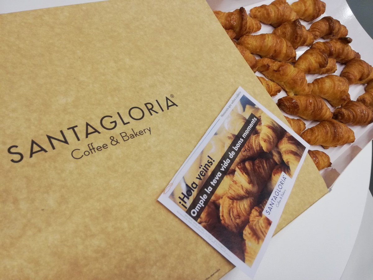 La cafeteria i forn <a href="/Santagloria_Pan/">Santagloria</a>, situada al carrer Ample, 31, s'ha convertit en establiment col·laborador del <a href="/vxlbcn/">@vxlbcn</a> a #CiutatVella! És un lloc ideal per fer-hi converses en català mentre hi esmorzeu o bereneu! 😋