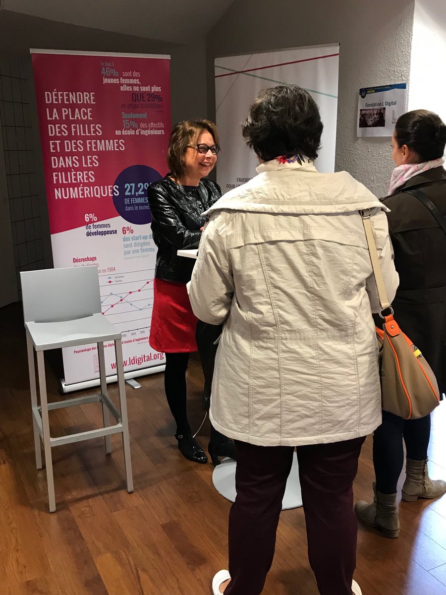 mfctmfct's tweet photo. Digital et Recrutement, c’est parti !
en entreprise, dans la recherche d’emploi, les métiers du futur Conférences, ateliers aujourd’hui au Pôle emploi St-Etienne Technopole #1SPE12019 #PoleEmploi #Numerique #Digital #Google #UIMM #IRUP #TelecomSaintEtienne #LDigital #VRInitiative https://t.co/b8hNb11mu6
