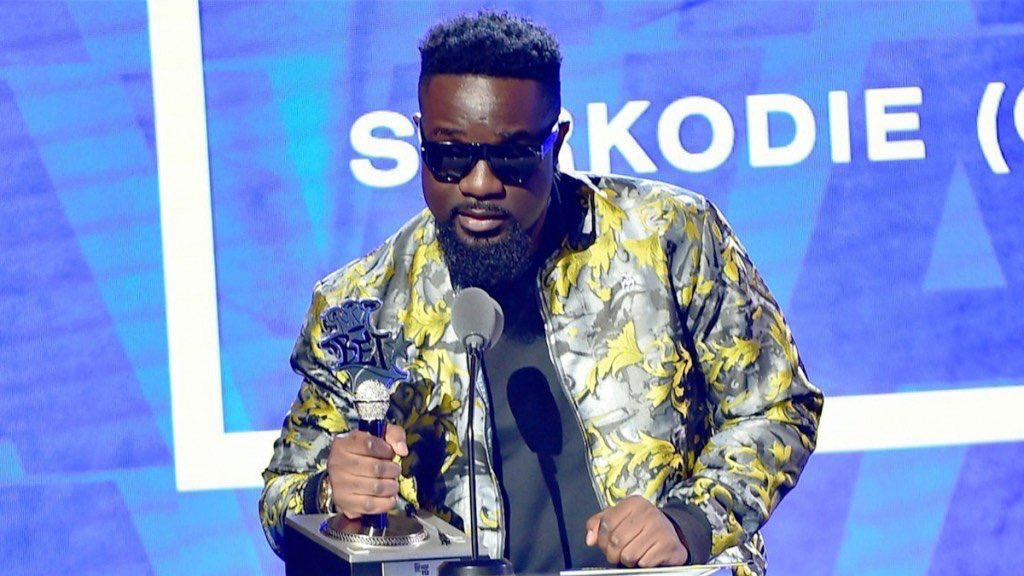words can’t explain how happy I’m 😊 and how I feel deep down within me,To be a Proud SARKNATIVE May GOD continue to BLESS HIM for us the NATIVES OF SARKODIE 👌❤️bros we love ❤️ you and GHANA 🇬🇭 IS PROUD OF YOU. CONGRATULATIONS 🍾🎊🎉🎈 <a href="/sarkodie/">Sarkodie</a> FOR WINING THE B.E.T AWARD 🥇