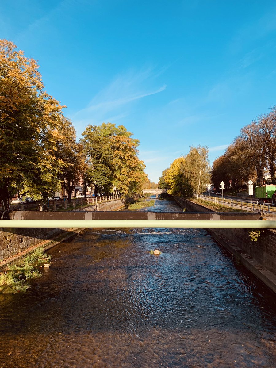 LHS_ScienceDept's tweet photo. Not our usual Monday morning commute to school! After a good nights sleep, today students are doing some art and crafts on the Eco footprints of LHS and Trutnov Grammar School. #LHSOppertunities #Experiences #LiverpoolToTrutnov #EcoWarriors #HowsYourMonday https://t.co/ueleMfcU6A