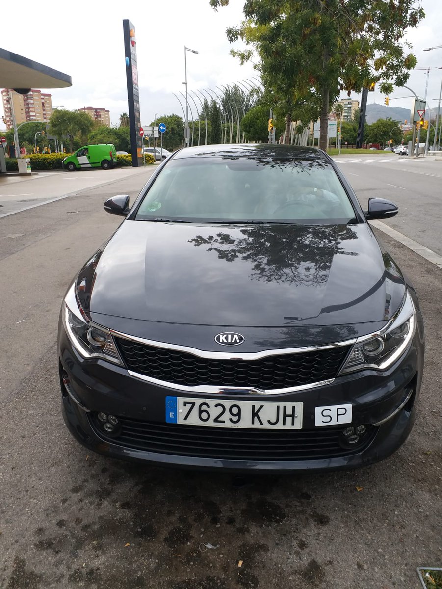 taxiyellowblack's tweet photo. Esta #VTC @cabify_espana atropello a un Taxista, 6 horas en Bellvitge en urgencias
Domingo a las 17:30h intentando q se fuera de la gasolinera, q hay al lado del lkea, a unas VTC Cabify, una de ellas lo atropelló y lo arrastró con su coche 10mts dándose a la fuga @AlbertCastillon https://t.co/TLKKGzdA2r