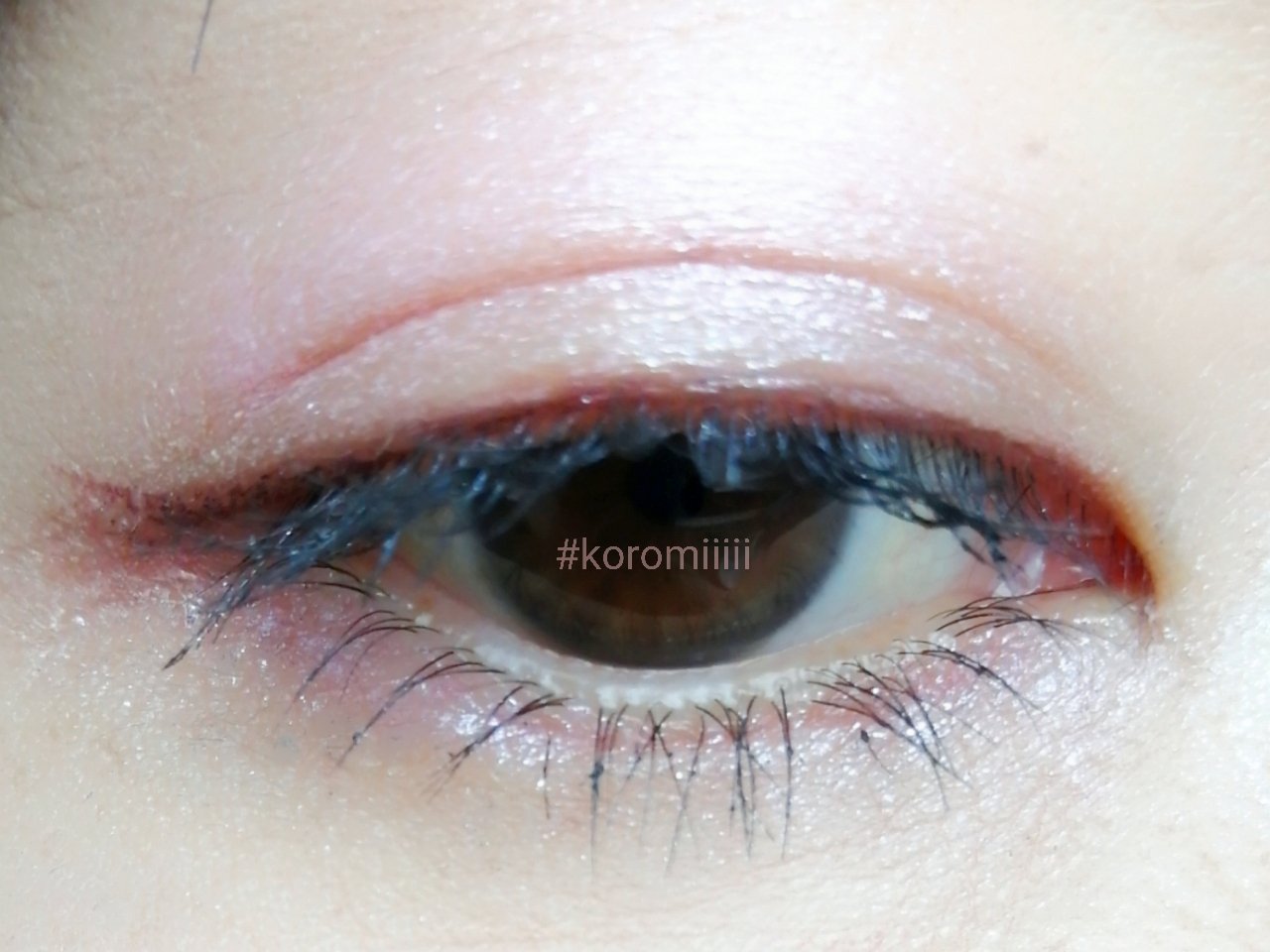 ころみ Sur Twitter ジョジョの 一番コフレ でgetしたd賞バイカラー アバッキオのパープル使ってみたよ ピンクに発色する 上品な小粒のラメで濡れまぶたになるな ちなみにアイライナーはuzuのバーガンディ エクセルのリアルクローズシャドウcs04の締め色も