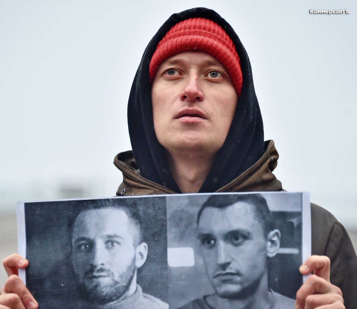 romb_news's tweet image. В Москве у Соловецкого камня прошла акция памяти жертв политических репрессий «Бессмертный ГУЛАГ». Она прошла в формате серии одиночных пикетов — организаторы подавали заявку на шествие, но власти Москвы её отклонили. t.me/rombnews