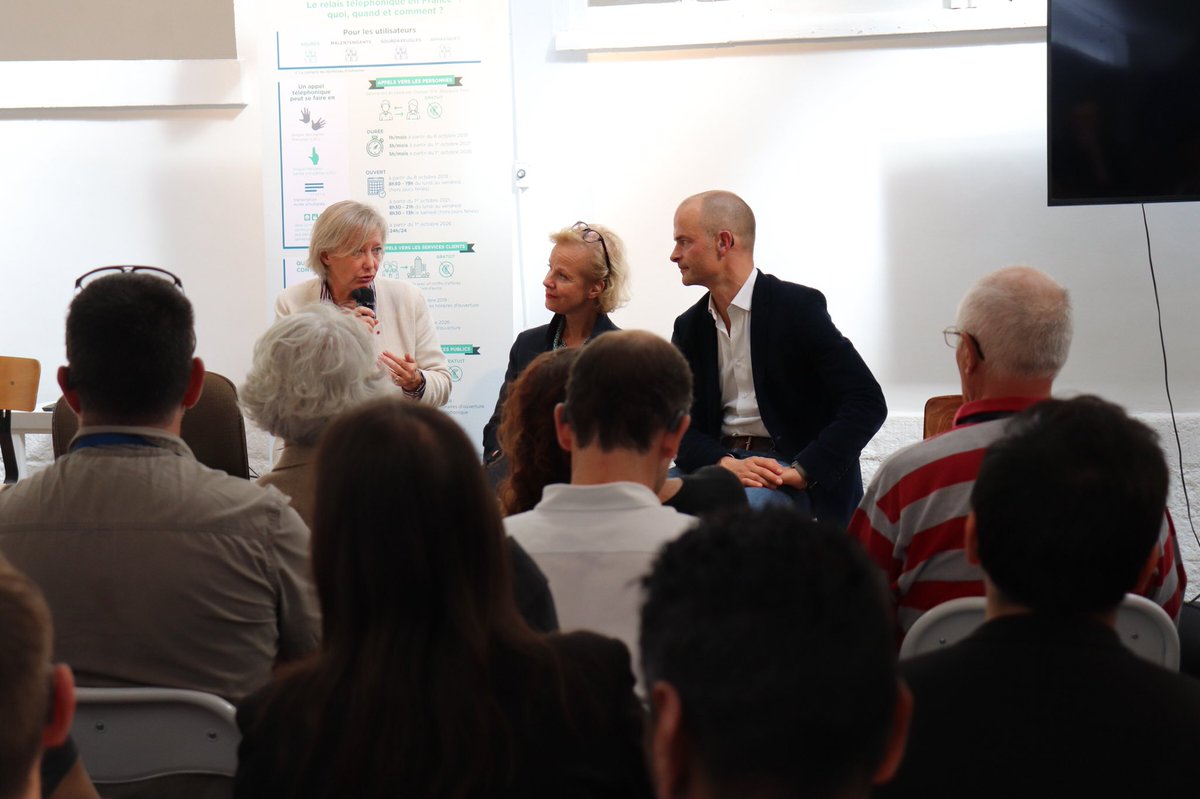 Intelligence Humaine / Intelligence Artificielle au service de la #communication et de l’#accessibilité pr les #sourds, #malentendants, #sourdsaveugles, #aphasiques.
Tables rondes animées par <a href="/JBoroy/">Jérémie Boroy</a> en présence de Mme <a href="/s_cluzel/">Sophie Cluzel 🇨🇵🇪🇺</a> Secrétaire d’État Chargée des personnes handicapées