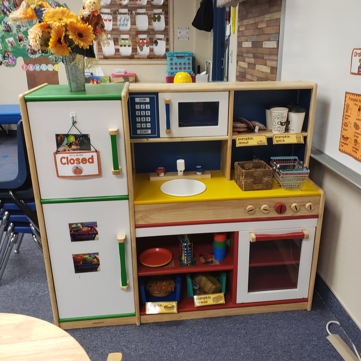 kbtigercubs's tweet photo. Fall has hit and it is time for some pumpkin patch fun in Pre-K at TCE. Thank you to parents for the pumpkin donations! #TCRoars #LISDPK #dramaticplay #pkpages https://t.co/BaxBqCTMFq