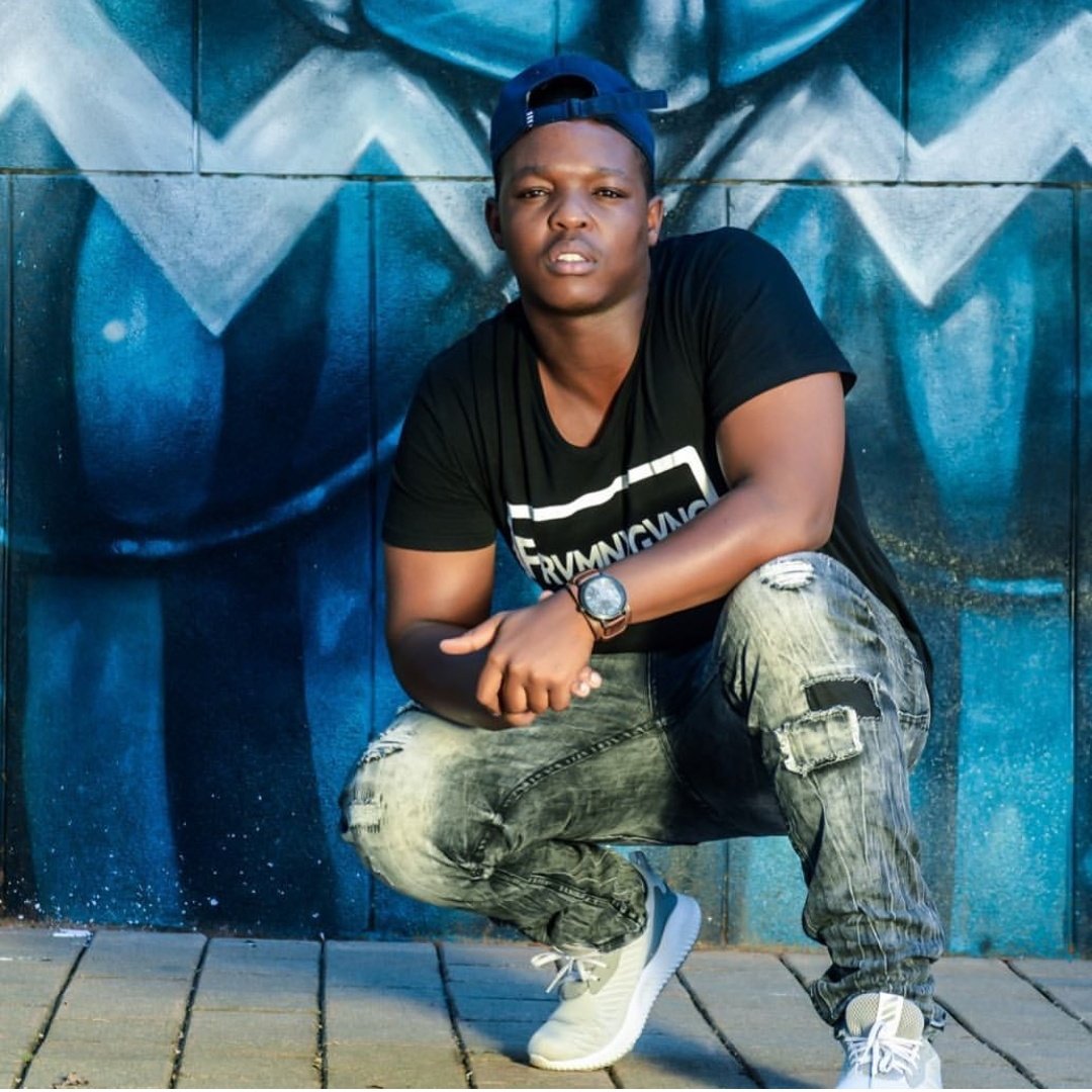 Color6ix_'s tweet photo. Check out my article with @PhaseUp_SA

https://t.co/T9qQie2kKJ

#Soundcloud
#audiomack
#Upcomingrapper
#maglerarapper
#everymindmatters https://t.co/wGo2l6tY5L