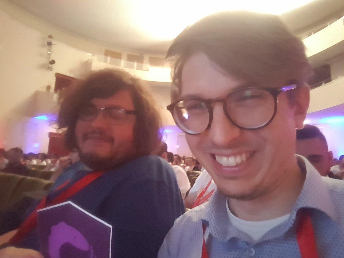 a_manfrinati's tweet photo. @ngromeconf waiting for @John_Papa https://t.co/vBFknFJazL
