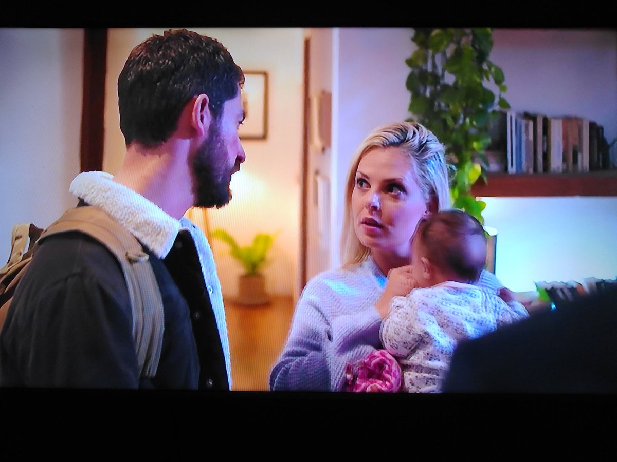 Disfrutando de tu excelente trabajo en #ElUltimoDragon amiga <a href="/Palomaruizdea/">Paloma Ruiz de Alda</a> millones de besos 😘