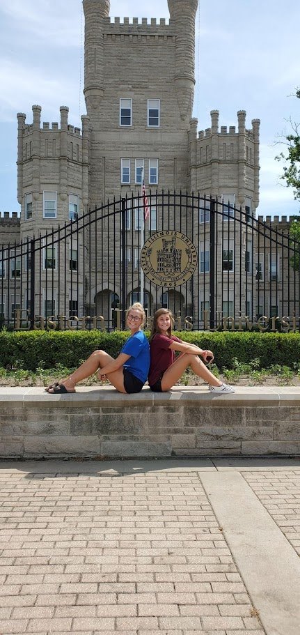 EIU_CollegeOfEd's tweet photo. Brooklynn-a BentonHS &amp; RendLakeCollege  alum-is #FutureTeacher at @eiu: "Ive had a good experience at #EIU. All profs are helpful &amp; understanding. I work on campus &amp; am in SCEC &amp; COTE. I love how small EIU is, it reminds me of my junior college &amp; hometown which is comforting." https://t.co/IPiNo37R0S