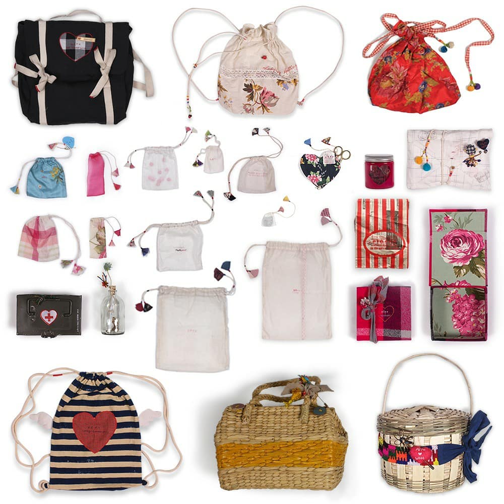 ilovepero's tweet image. Every season while putting together the #presskitsofpero, we take care that not even a single element is wasteful. Over these #10yearsoflove we got numerous pictures of these bags being used and becoming a part of their daily lives. 

#10yearsofpero #presskitsofpero #peroarchives