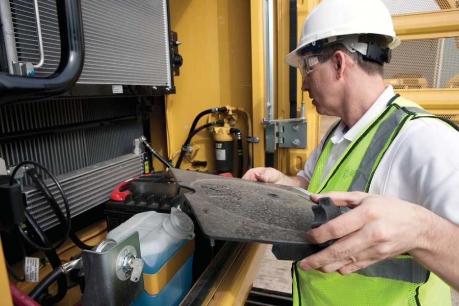 FarisMachinery's tweet photo. Monday #Maintenance Tip: We realize that keeping your machines maintained can quickly end up at the BOTTOM of your To-Do list, so we found this great quick-list to help keep your #Excavator in Top Shape. Protect that investment! https://t.co/Bn6rRwXepa Or call us for tech support https://t.co/M9b3JqvgZL
