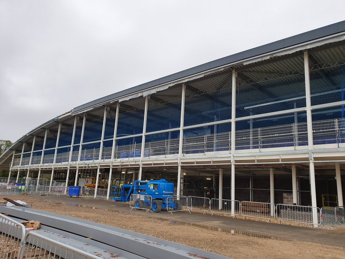 TiletecGroup's tweet image. Sometimes the struggle of an early Monday morning is helped with a good sunrise.  Back on site today working with @WatesGroup at the new Braywick Leisure Centre preparing the pool tanks ahead of us starting to #render and #tile

#ukconstruction #leisurecentre #tiling