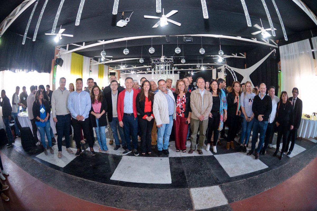 QuintelaRicardo's tweet photo. En Chamical se realizó el Encuentro Rioja Federal -Ambiente y Desarrollo Sustentable. Se elaboró un documento que tuvo el apoyo de la UTN, UNLAR y UNDEC. #EsBuenoParaLaRioja #EsBuenoParaTodos #EsBuenoParaVos https://t.co/dypIXy6Xaa