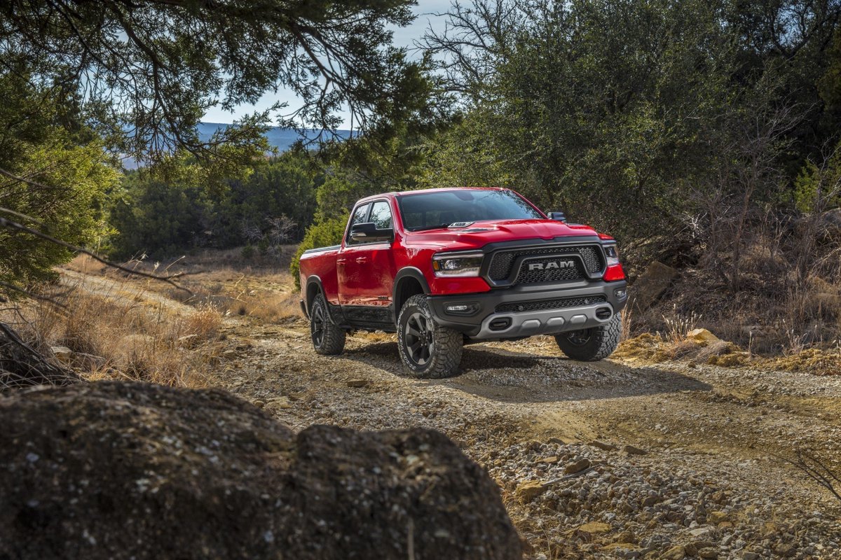 StellantisNA's tweet photo. PRESS RELEASE: https://t.co/88B2NCOJ43

EPA ratings confirm outstanding 2020 @RamTrucks 1500 EcoDiesel city/highway/combined fuel economy: 32 mpg. highway (4x2);  29 mpg. highway (4x4). https://t.co/3IHkGLs18S