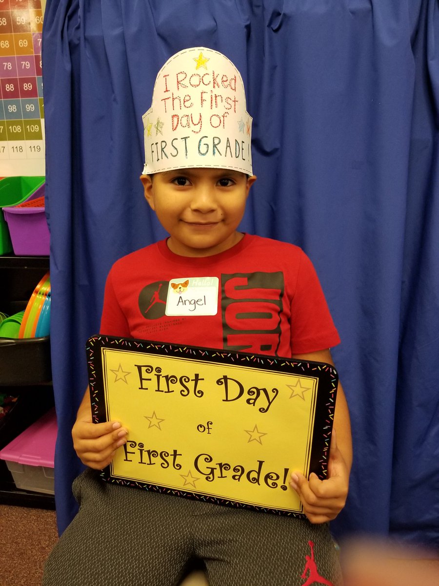 PerryElemEL's tweet image. Having fun in first grade! #PerryBluejays