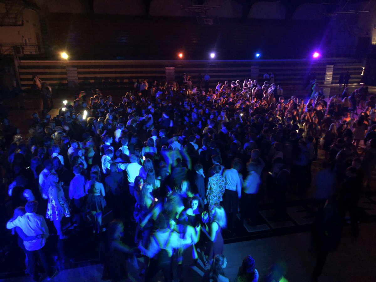 LS_stuco's tweet photo. Hoco 2019 is a wrap!! Congrats to King Felix and Queen Eghosa. Thanks to all for a great week! #tigertimemachine @LSHSAthletics @KariHarrisonLSH https://t.co/lkiHc8iKRy