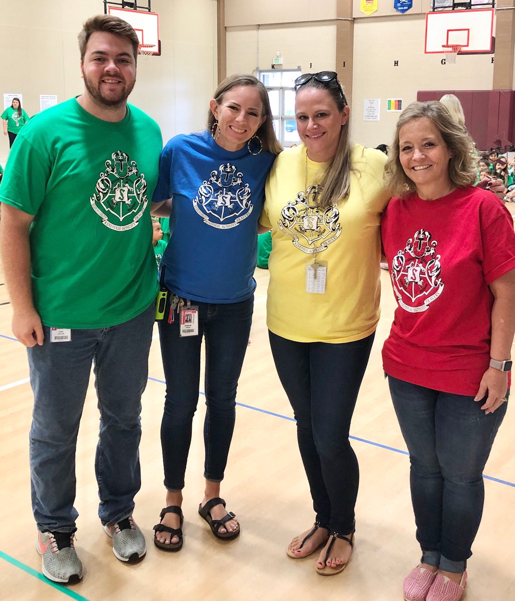 Green House Meeting Today “The Broncos” We are Spreading Responsibility, Kindness, Honesty and Bravery. #ilovesse #katyisd #RootedInExcellence #spreadingkindness