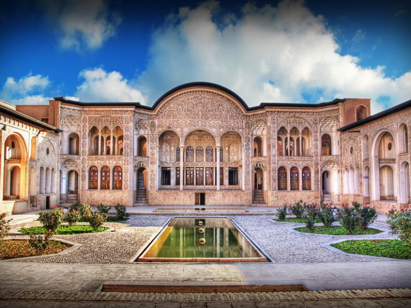 frirandest's tweet photo. La maison historique de Tabatabaei,l’épouse des maisons iraniennes, à Kashan en Iran
https://t.co/iQn2m5HOsf
#maisontabatabaei #kashan #houseoftabatabaei #voyageeniran #voyageiran #voyageiranpascher #circuiteniran #traveliran #iranvoyage #irantourisme #tourismeiran #visiteriran https://t.co/vOgMpRgqkH