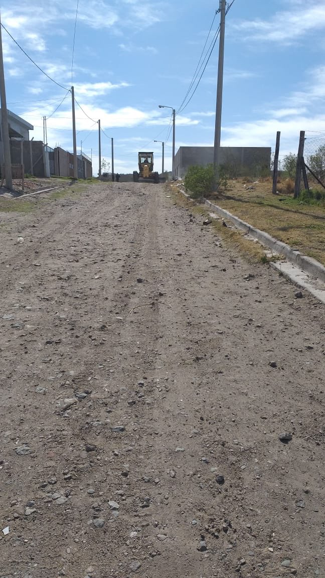 enriqueponcesl's tweet photo. Recorri los barrios del extremos sur Faro1,2 y 3. Veo la presencia del municipio trabajando diariamente para mejorar y mantener los barrios, en el 100% de la ciudad https://t.co/Ocxmz4BqSB