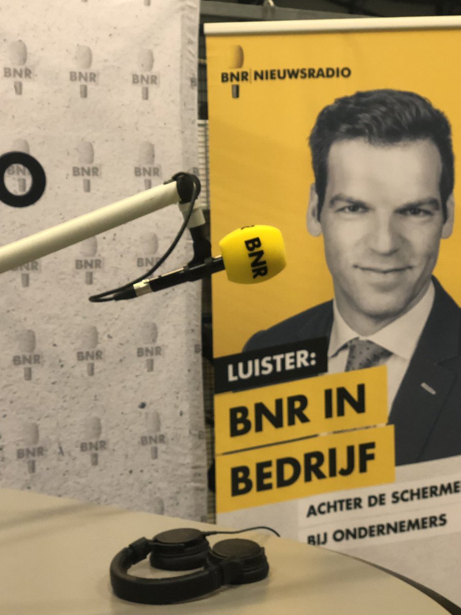 borghouts01's tweet image. Zojuist opnames gehad bij @chainlogistics over #openhiring. In dienst komen zonder sollicitatiegeprek. Kan dat? Het radio programma @BNR in bedrijf olv @maartenbouwhuis  wordt as woensdag om 15.30 uitgezonden @TilburgU @TilburgLaw @tilburgresearch @robinvinck @ZwolsmanI
