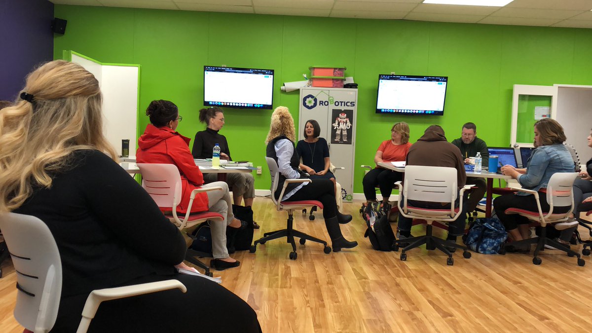 johncortazzo's tweet image. Amazing teaching and learning happening in #westmorelandcounty schools. #STEMCollaborative is starting off #strong. #youghsd #youghrocks @WIU07